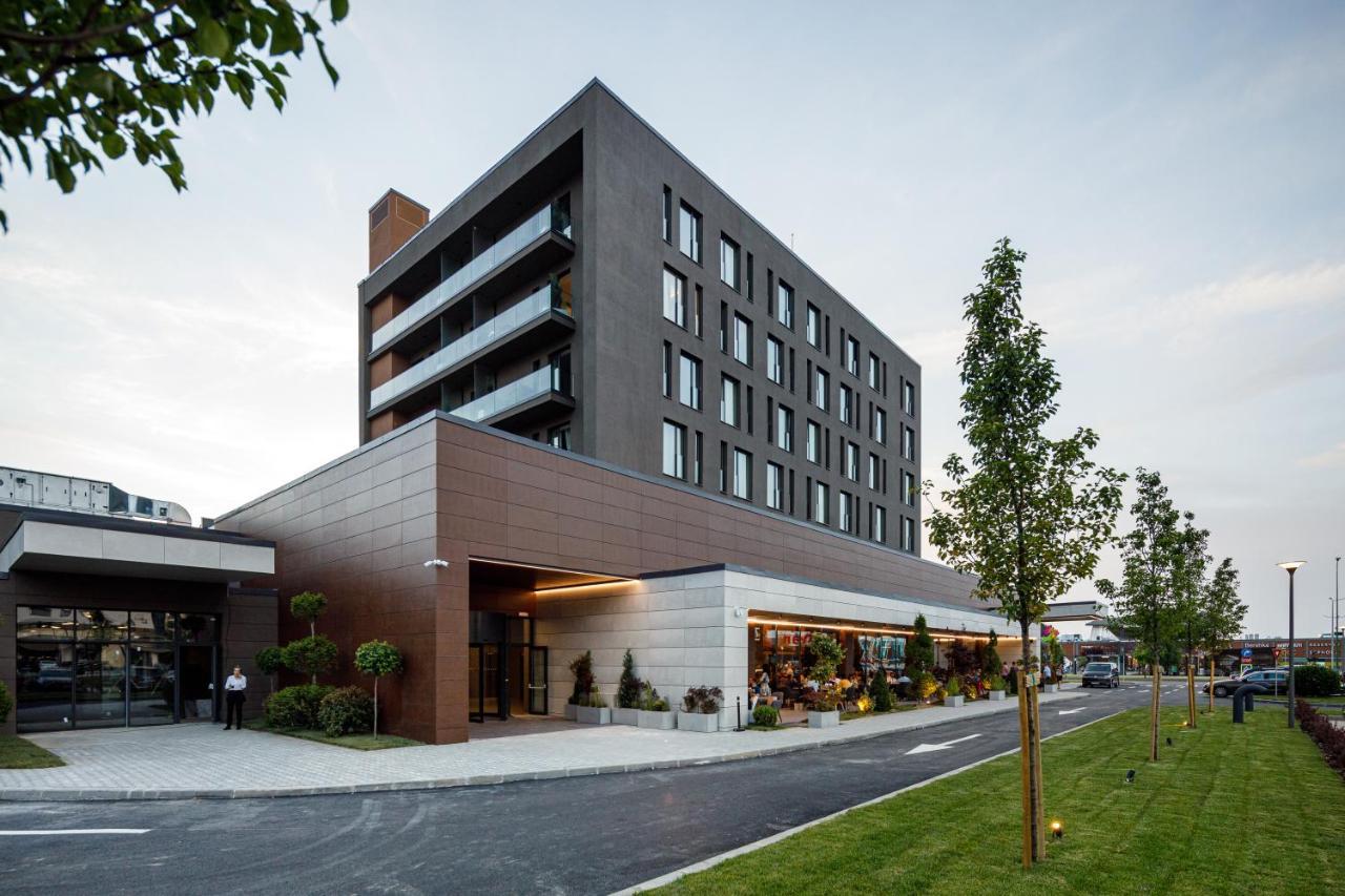 Qosmo Brasov Hotel ภายนอก รูปภาพ