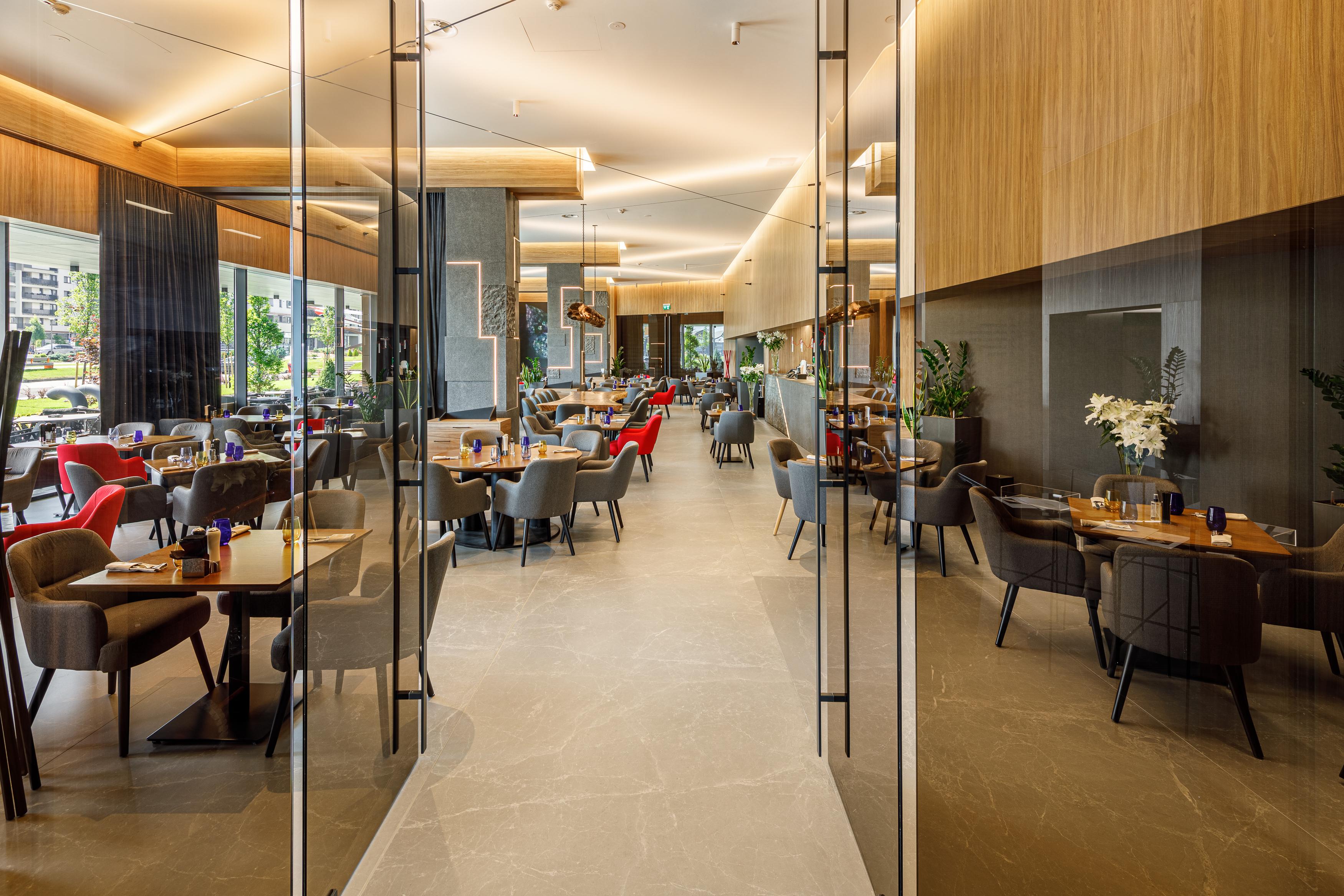 Qosmo Brasov Hotel ภายนอก รูปภาพ