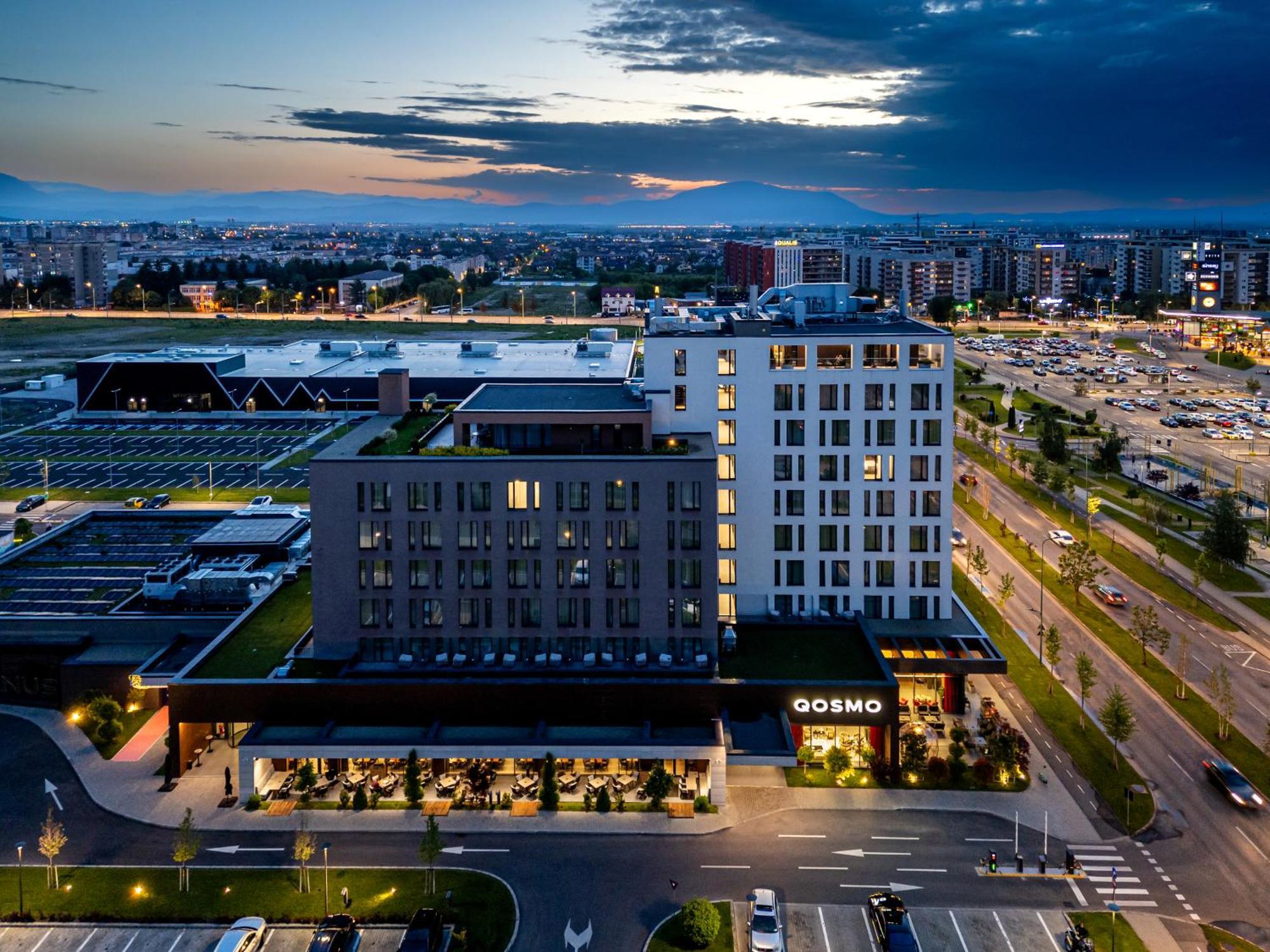 Qosmo Brasov Hotel ภายนอก รูปภาพ